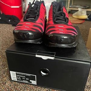 Supreme Nike Air Max Plus TN
